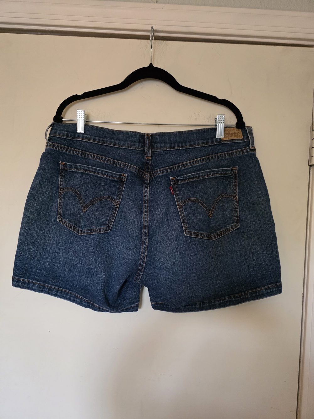 Levi's Women's 515 Denim Shorts - Picture 2 of 5